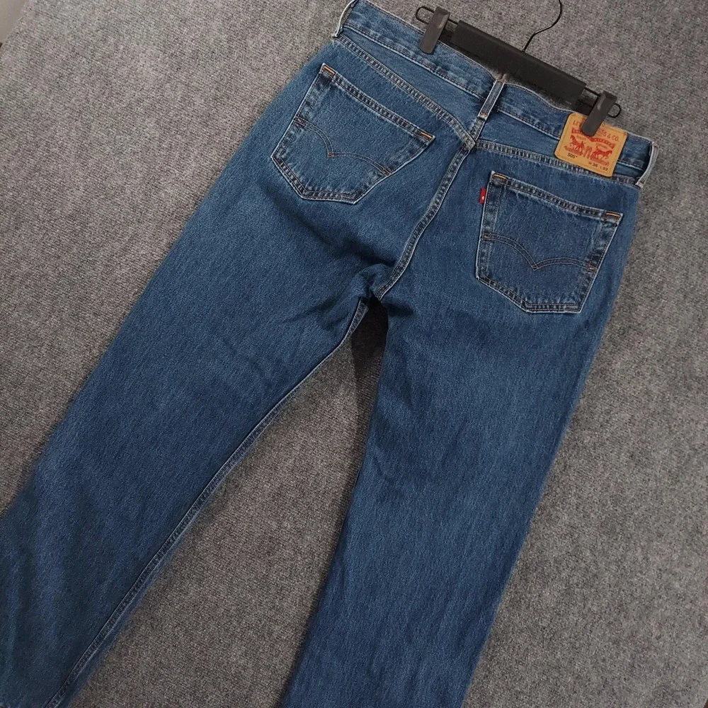 Levis 505 Jeans Mens 36x32 Blue Medium Wash Regular Straight Denim Pants Casual